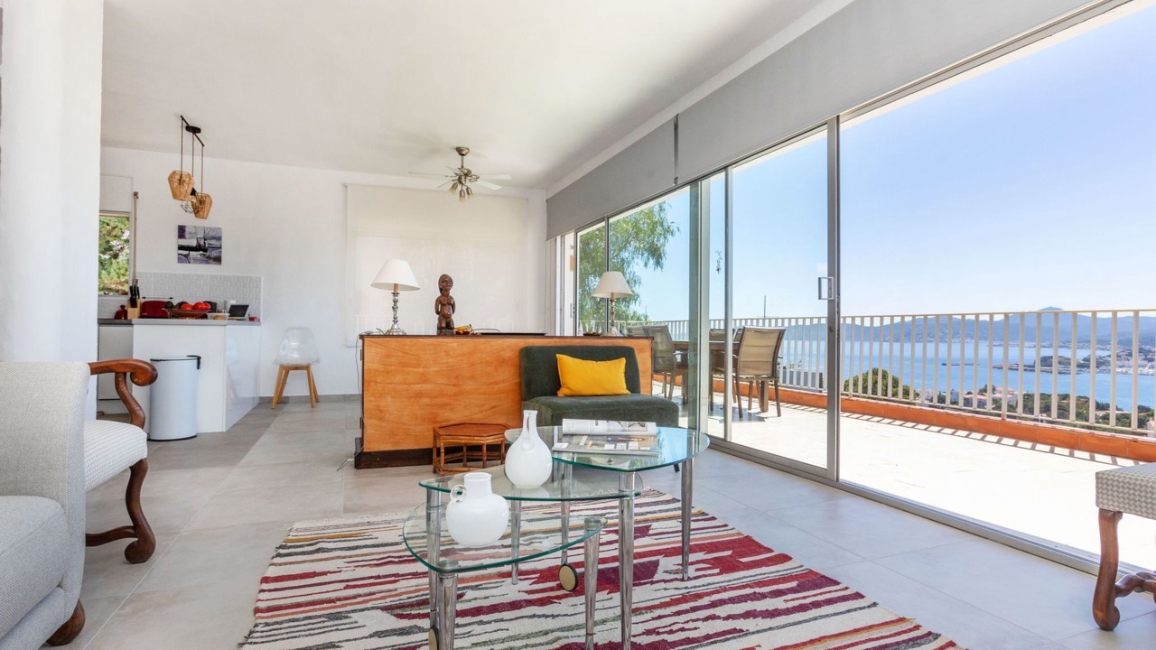 Photo of Livingroom in Llanca
