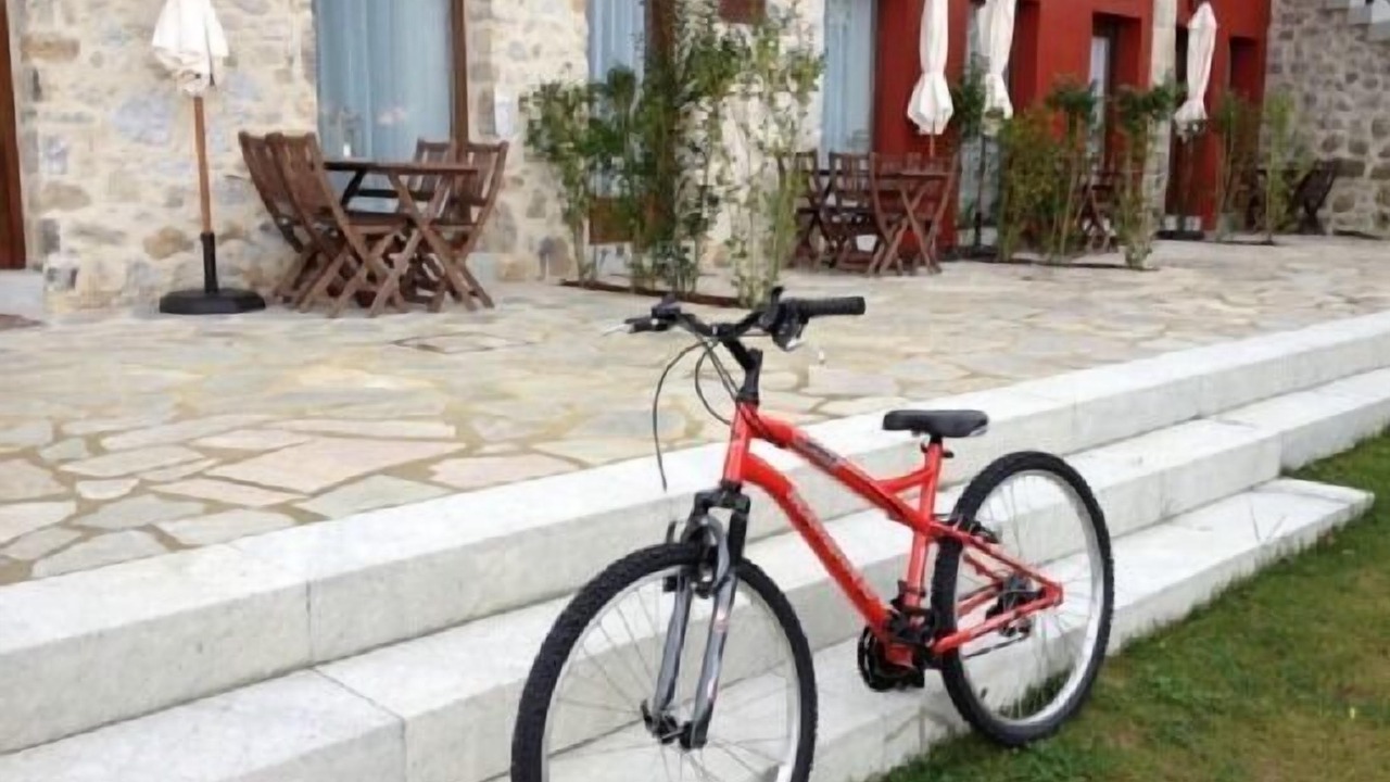 Photo of Outdoor in Naves