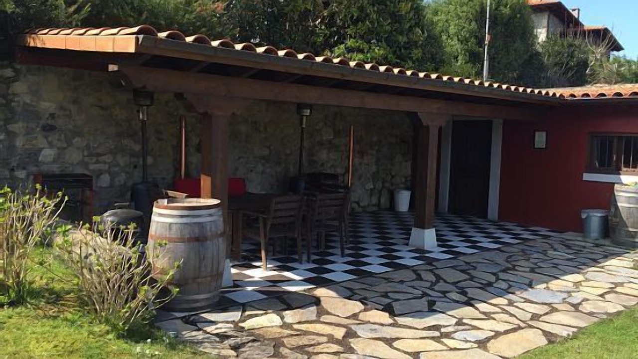 Photo of Outdoor in Naves