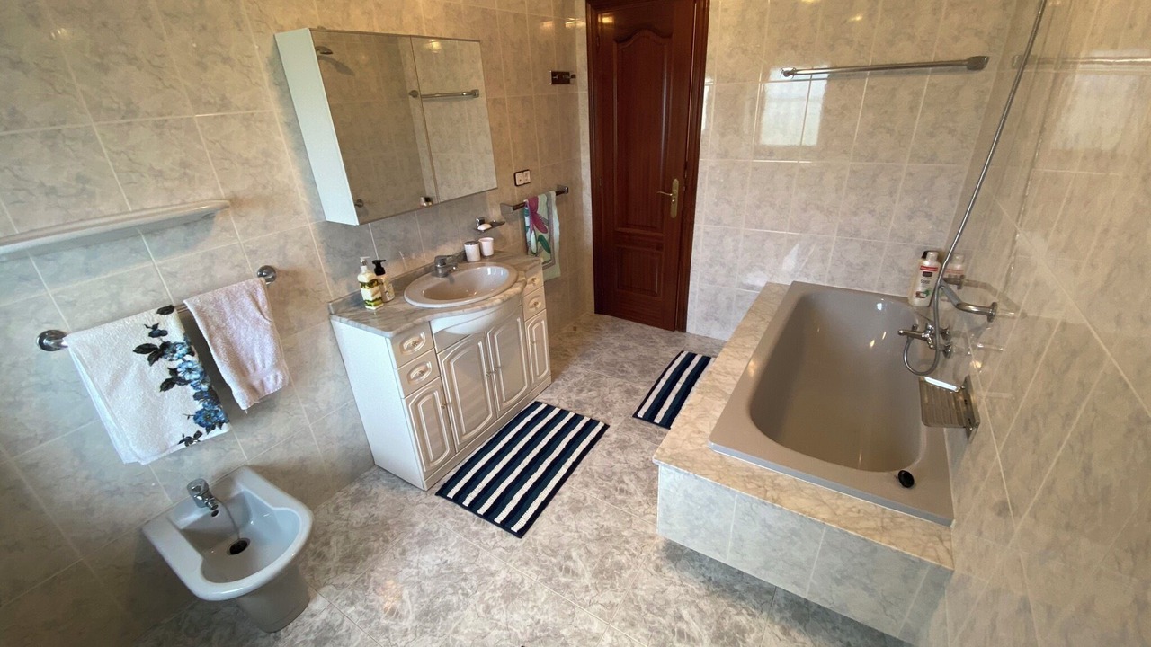 Photo of Bathroom in Oleiros