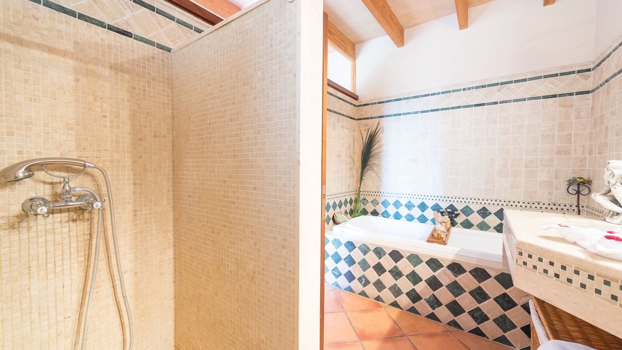 Photo of Bathroom in Alaro