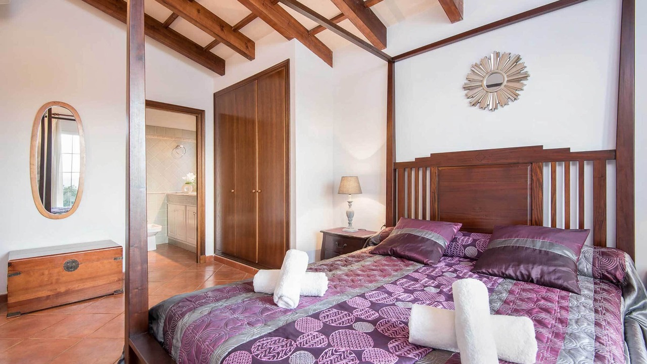Photo of Bedroom in Binibequer Vell