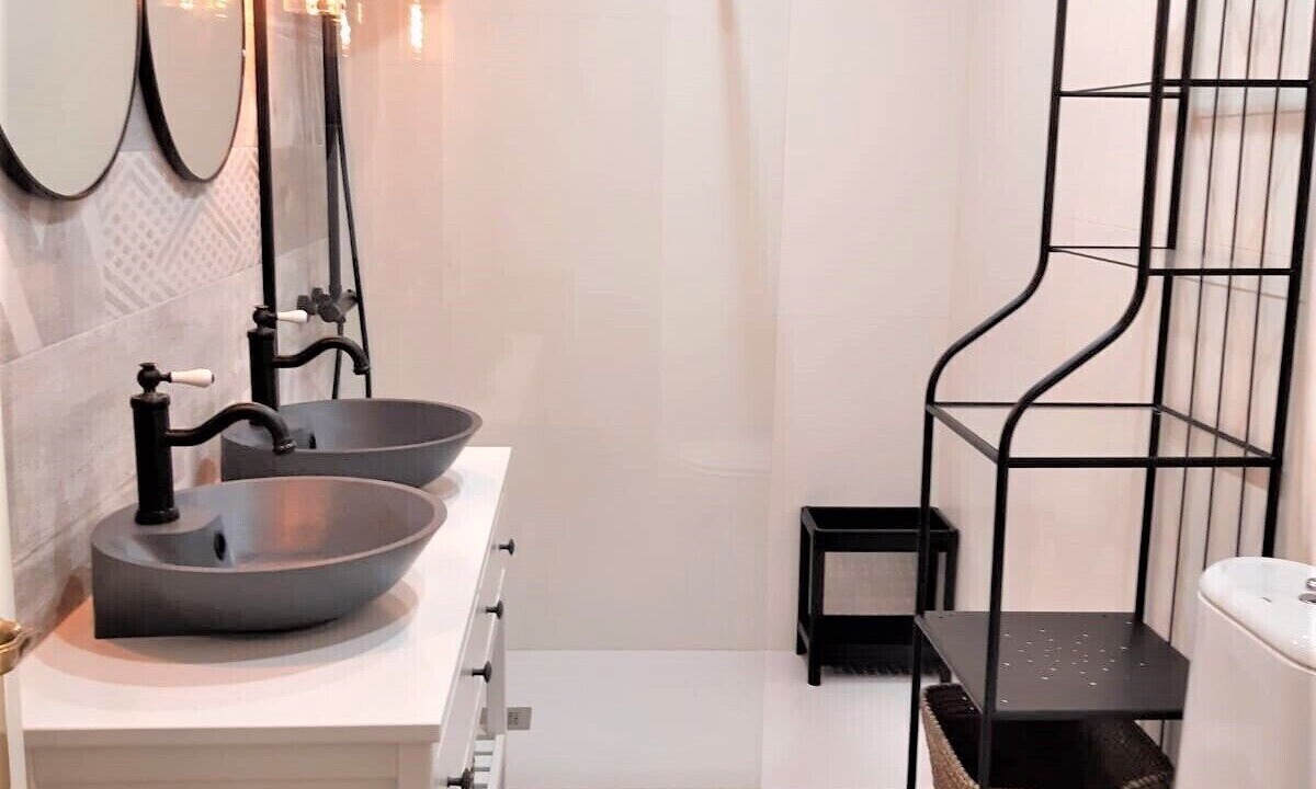 Photo of Bathroom in Logrono Historic Centre