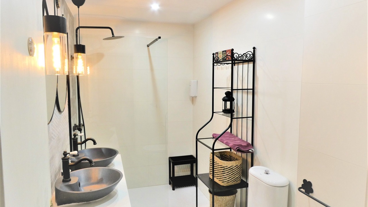 Photo of Bathroom in Logrono Historic Centre