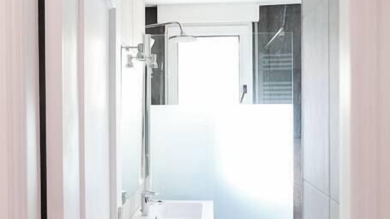 Photo of Bathroom in Logrono City Centre