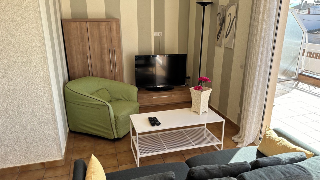 Photo of Livingroom in Roses Town Center