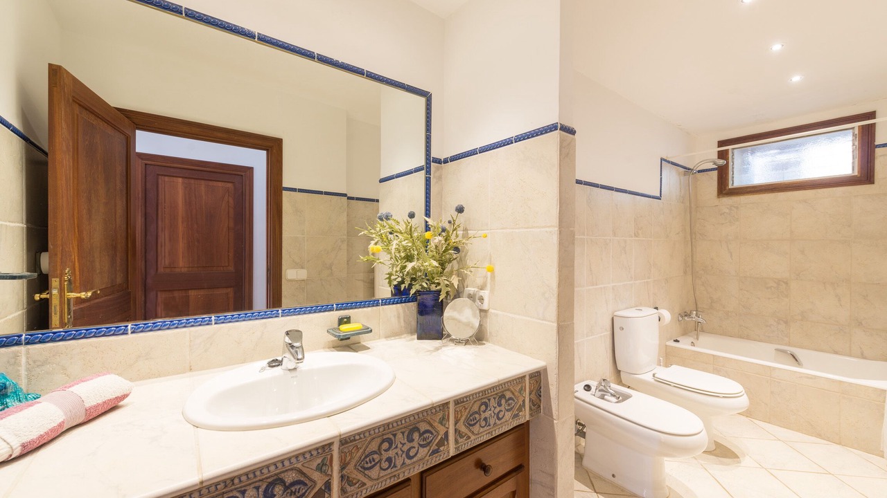 Photo of Bathroom in Biniaraix