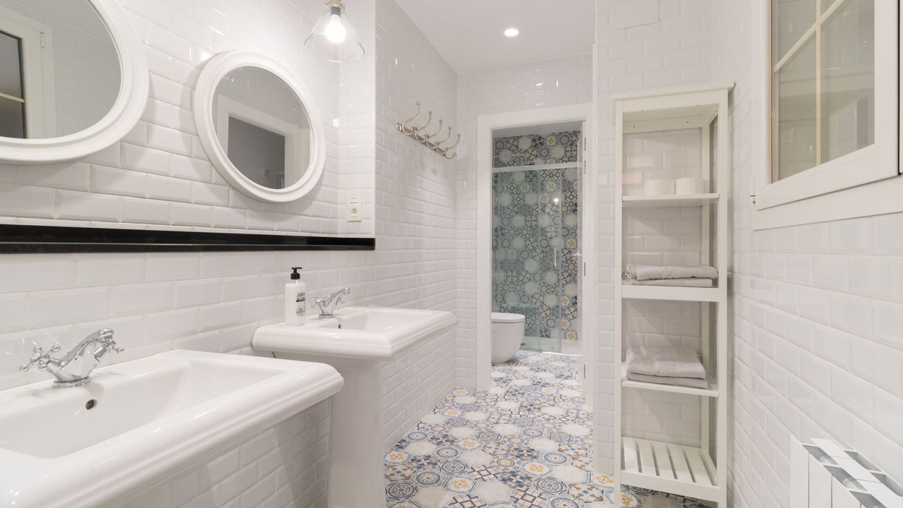 Photo of Bathroom in Logrono Historic Centre