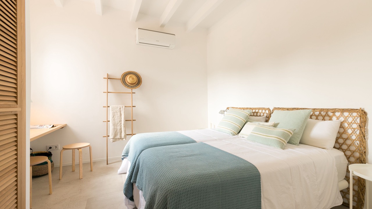Photo of Bedroom in Binibequer Vell
