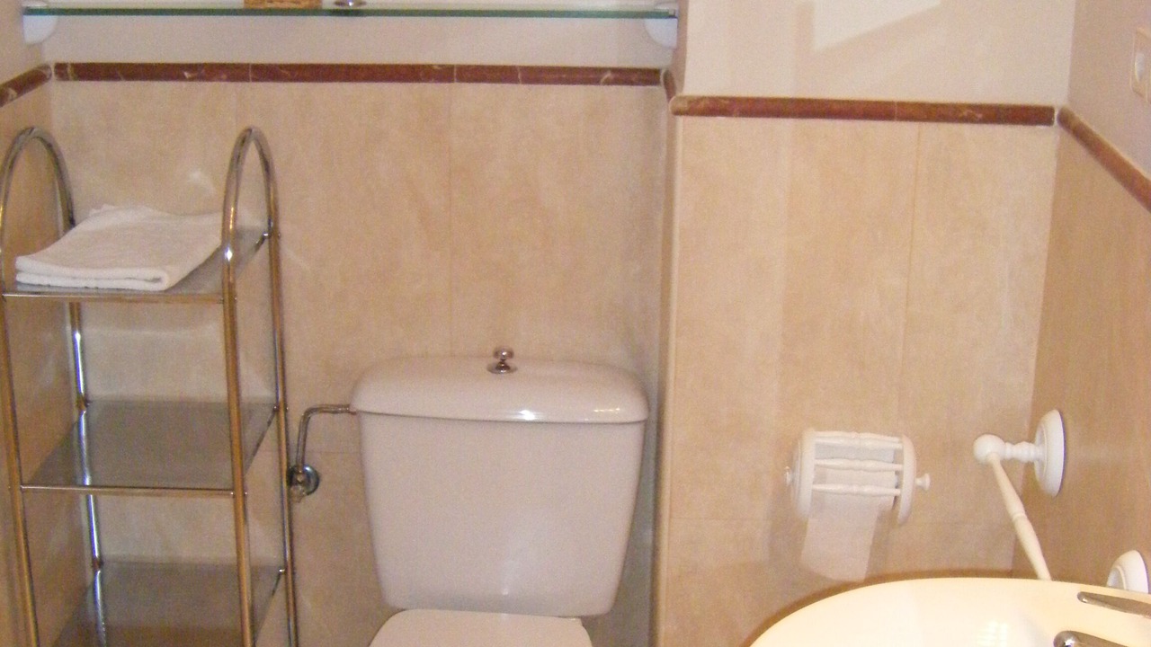 Photo of Bathroom in Central District