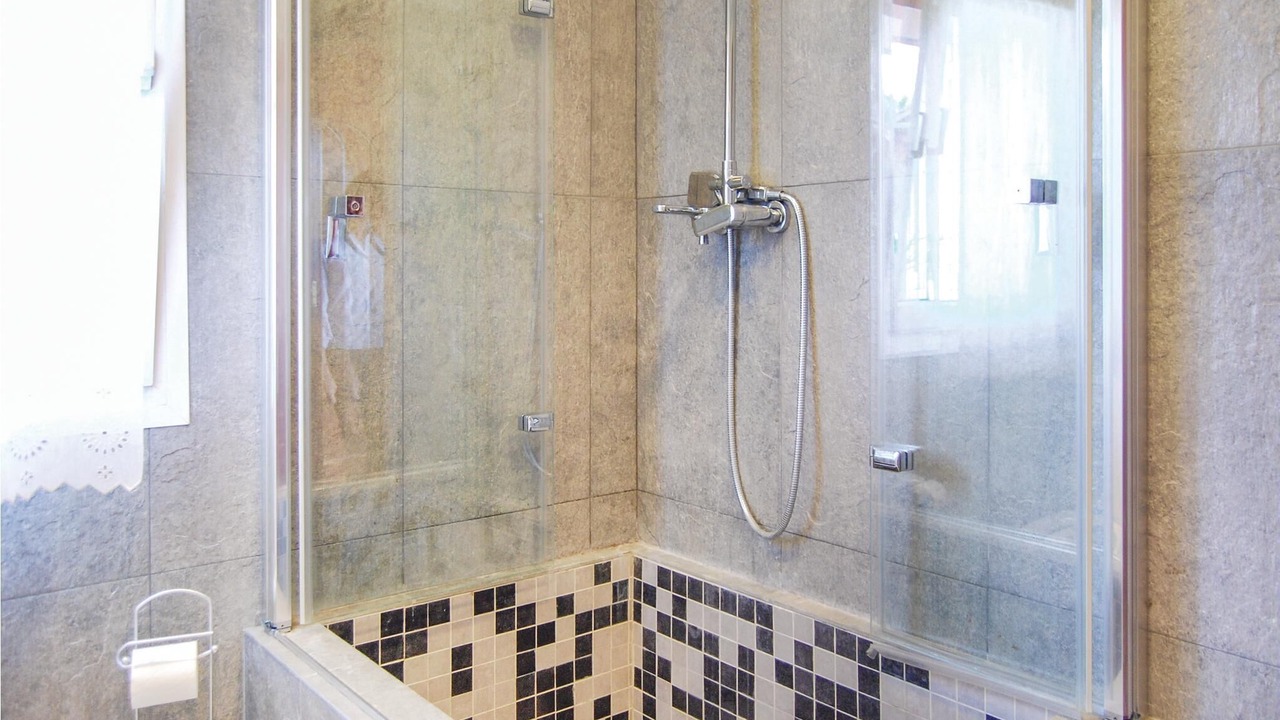 Photo of Bathroom in Condres