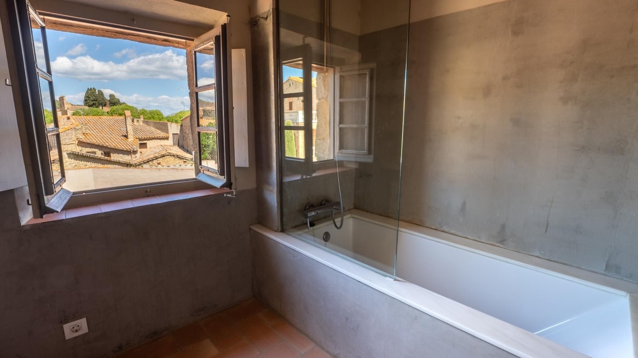 Photo of Bathroom in Peratallada