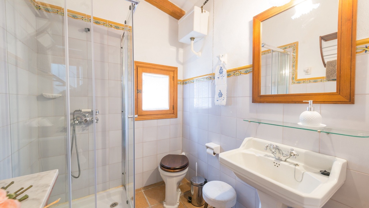 Photo of Bathroom in Fornalutx