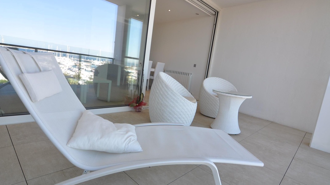 Photo of Patio Balcony in Roses Town Center