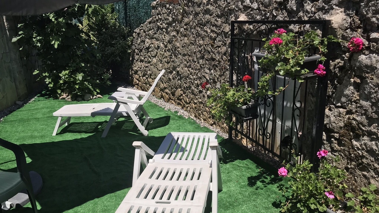 Photo of Patio Balcony in Isla