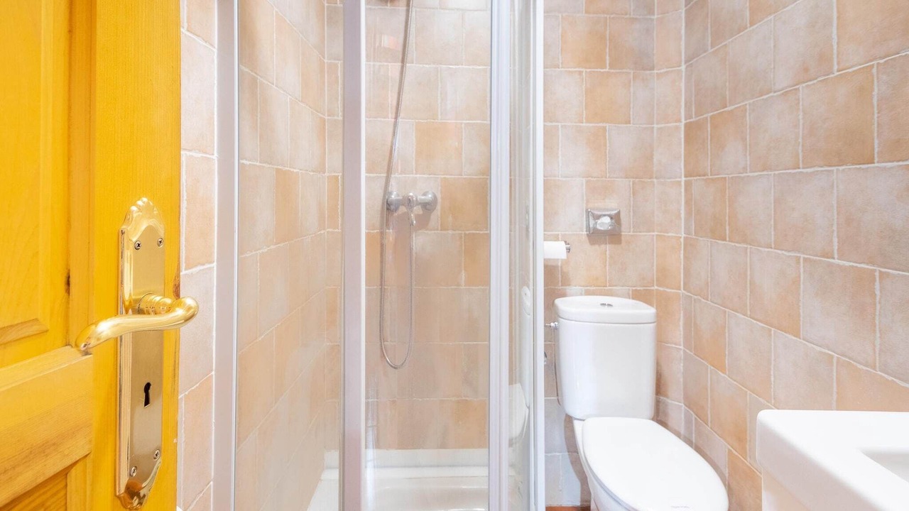 Photo of Bathroom in Benllera