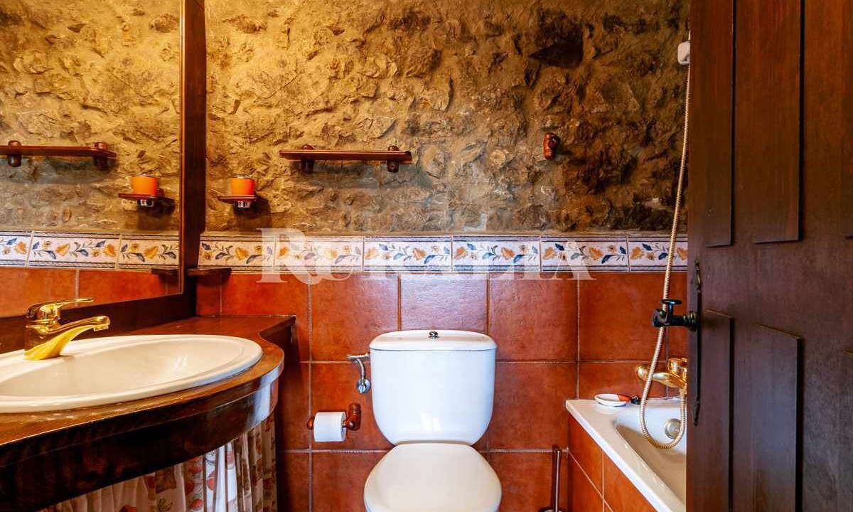 Photo of Bathroom in Llamigo