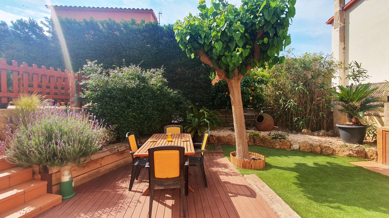Photo of Outdoor in Pals