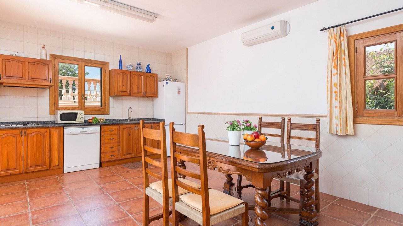 Photo of Kitchen in Es Garrovers