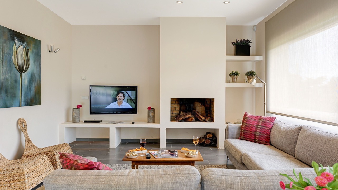 Photo of Livingroom in Tamariu