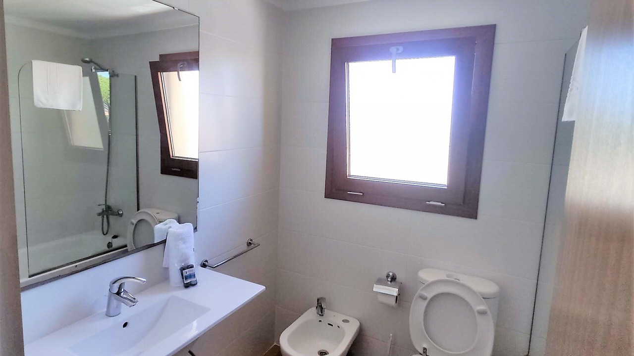 Photo of Bathroom in Pals