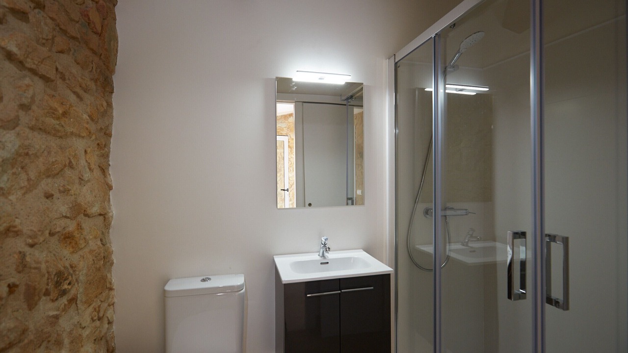 Photo of Bathroom in Pals