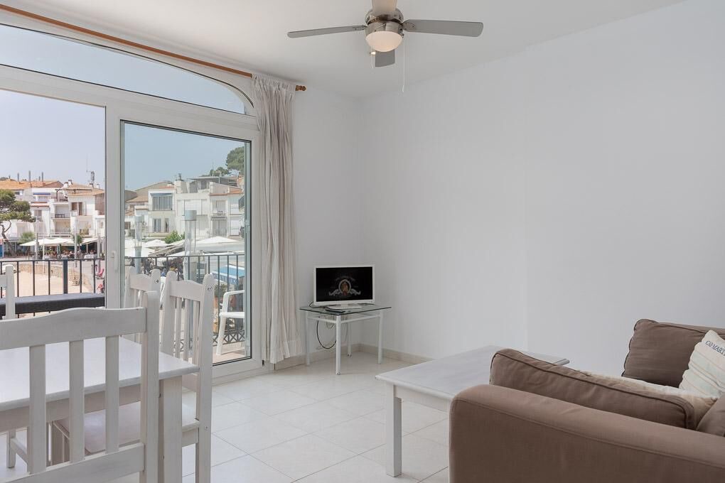 Photo of Livingroom in Tamariu