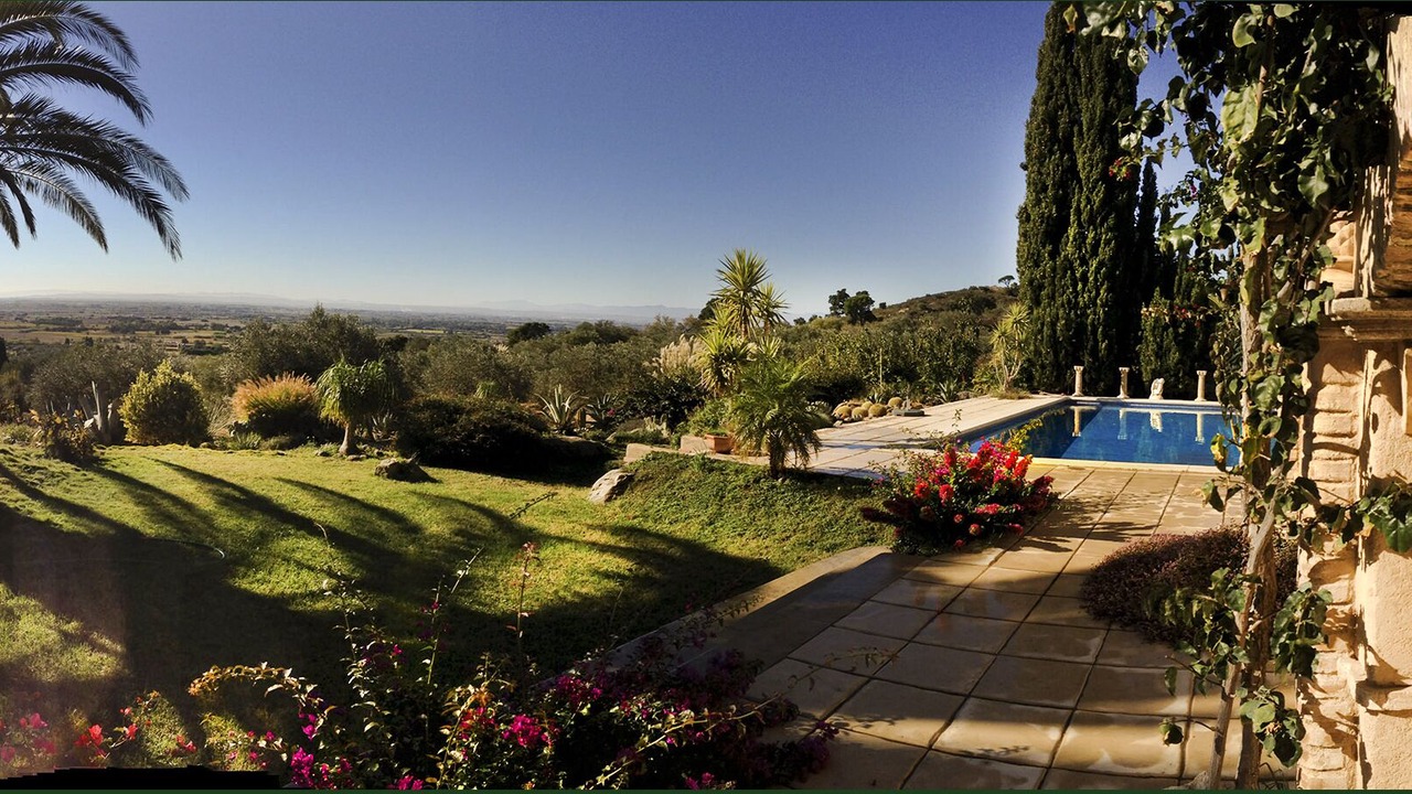 Photo of Outdoor in Roses