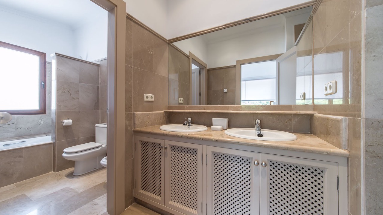 Photo of Bathroom in El Beal