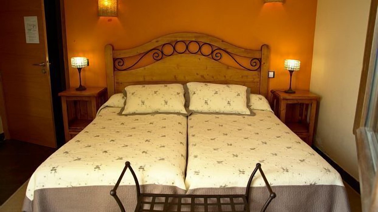 Photo of Bedroom in Villalmanzo