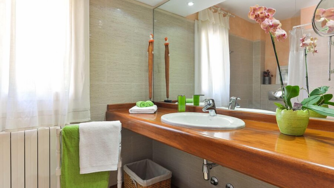 Photo of Bathroom in Alcanada