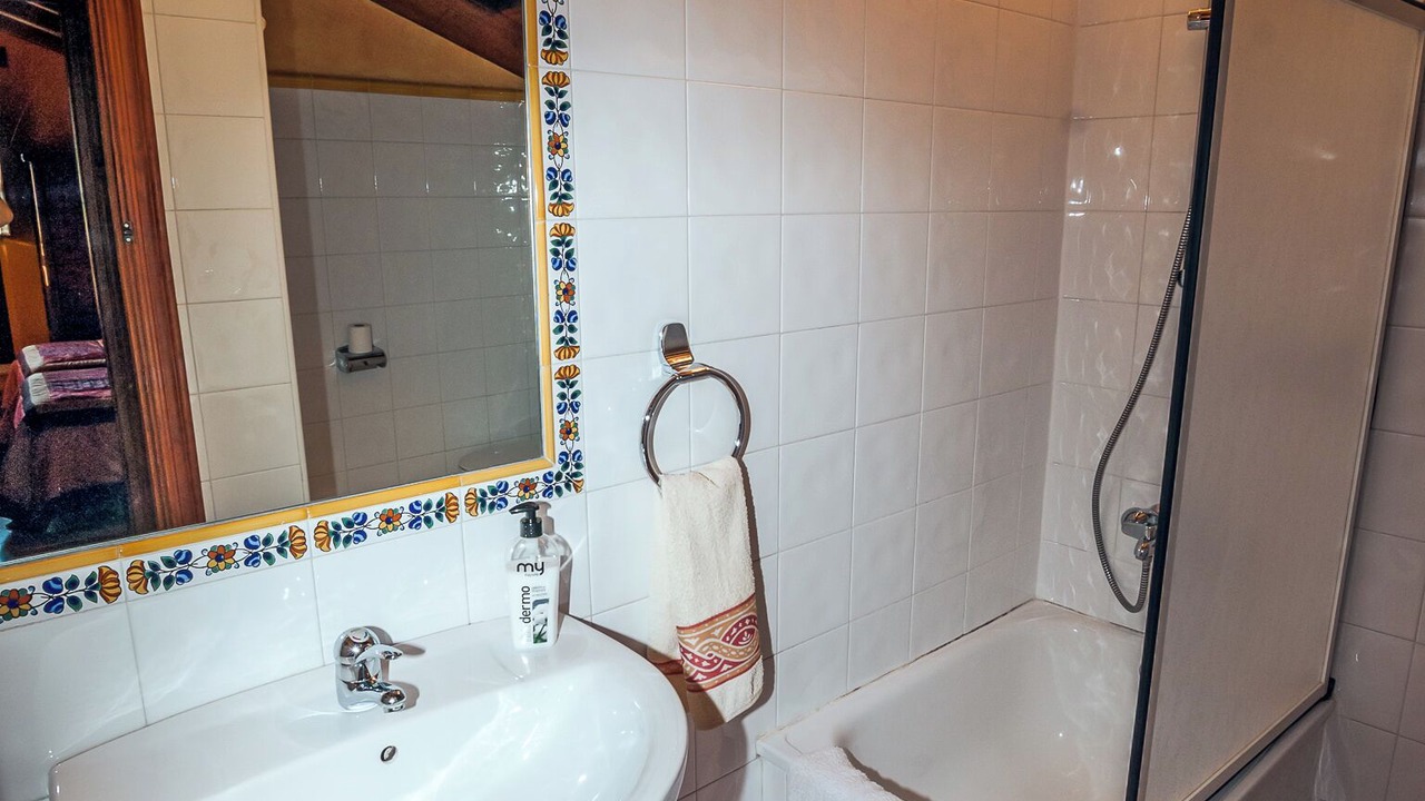 Photo of Bathroom in Santa Maria de Valdeon