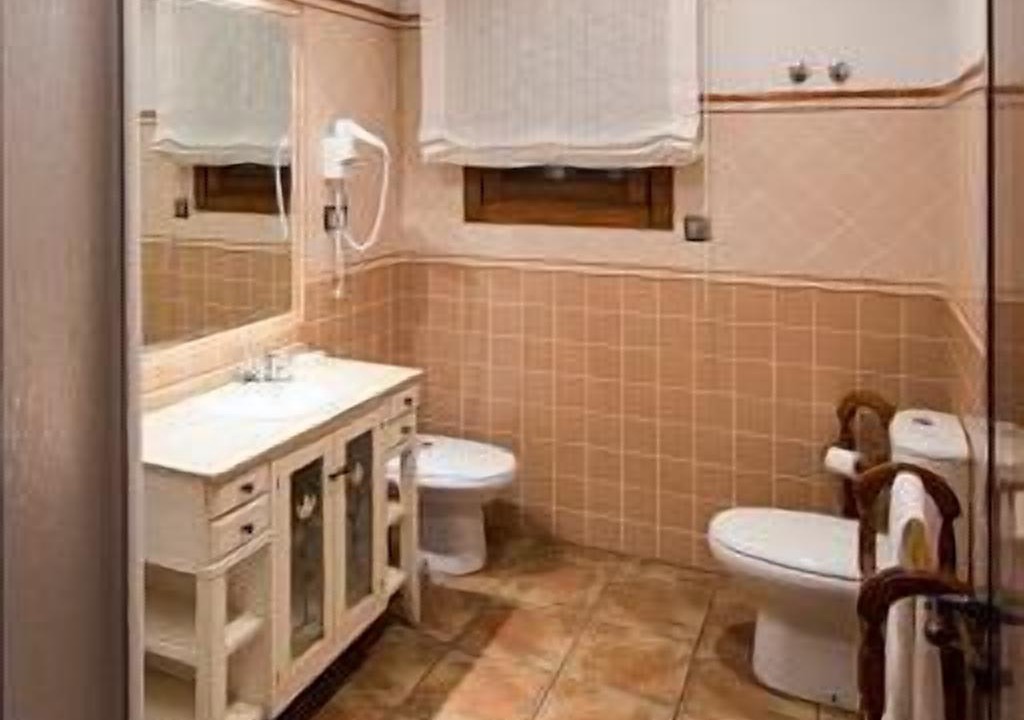 Photo of Bathroom in Pradena