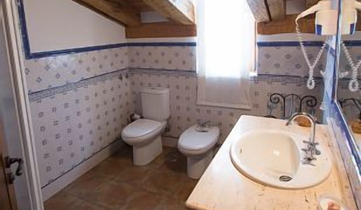 Photo of Bathroom in Pradena
