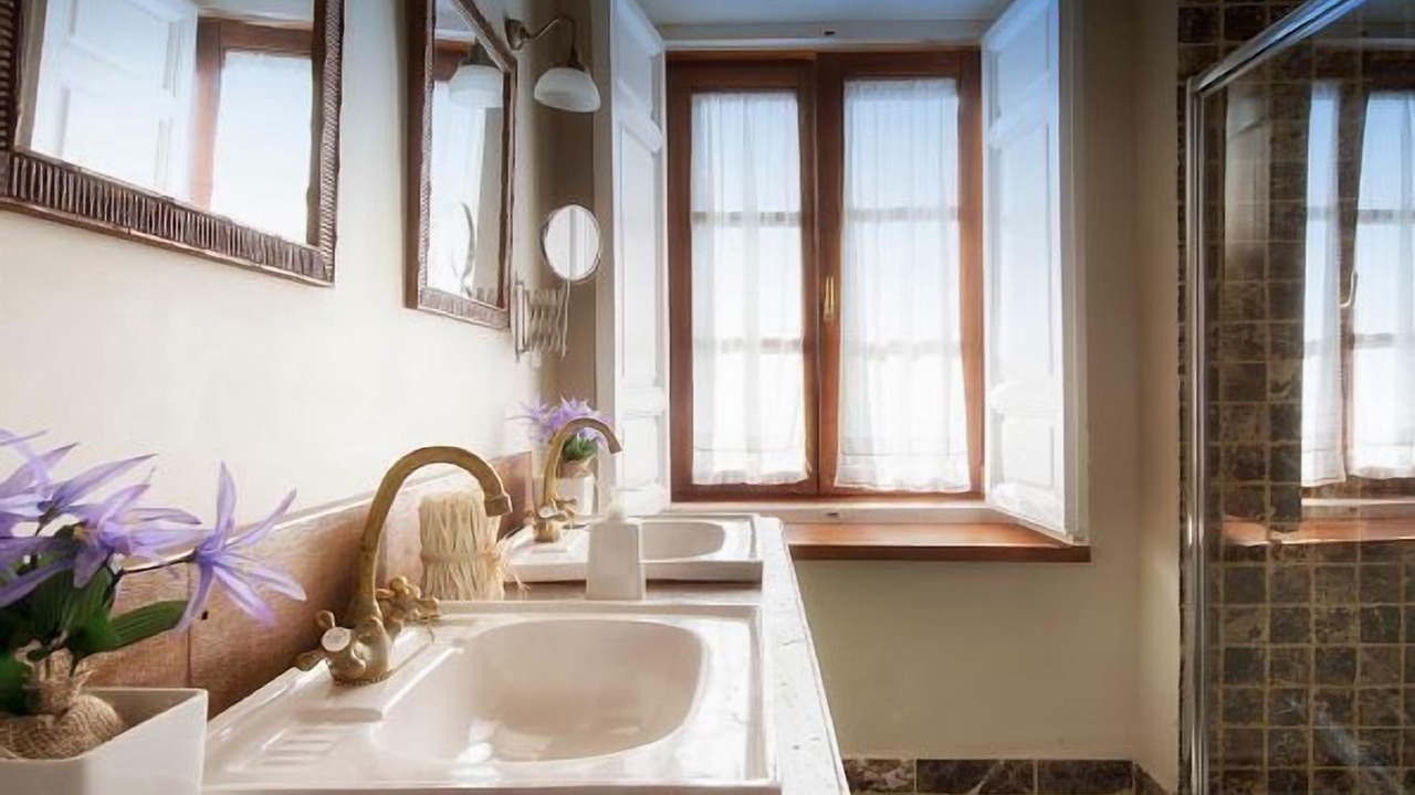 Photo of Bathroom in Alameda del Valle