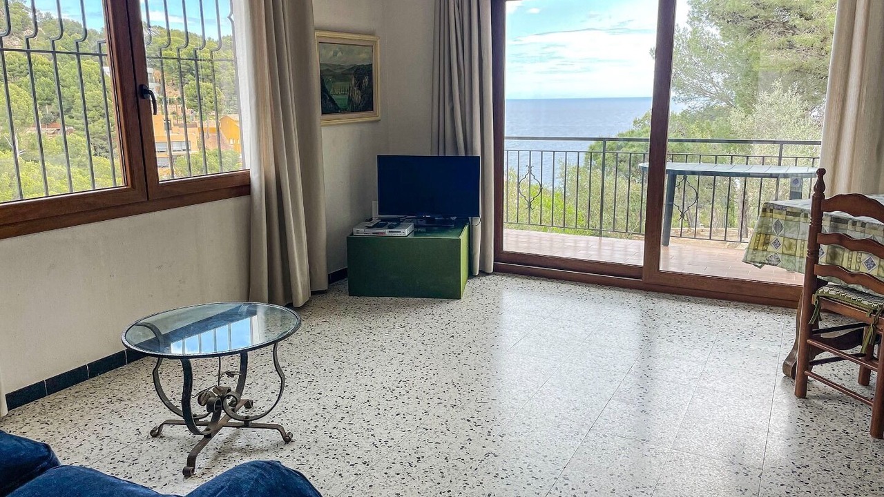 Photo of Livingroom in Tamariu