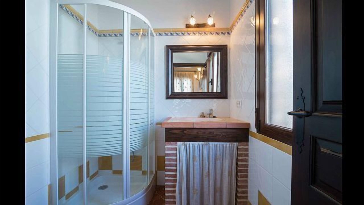 Photo of Bathroom in Fuenlabrada de los Montes