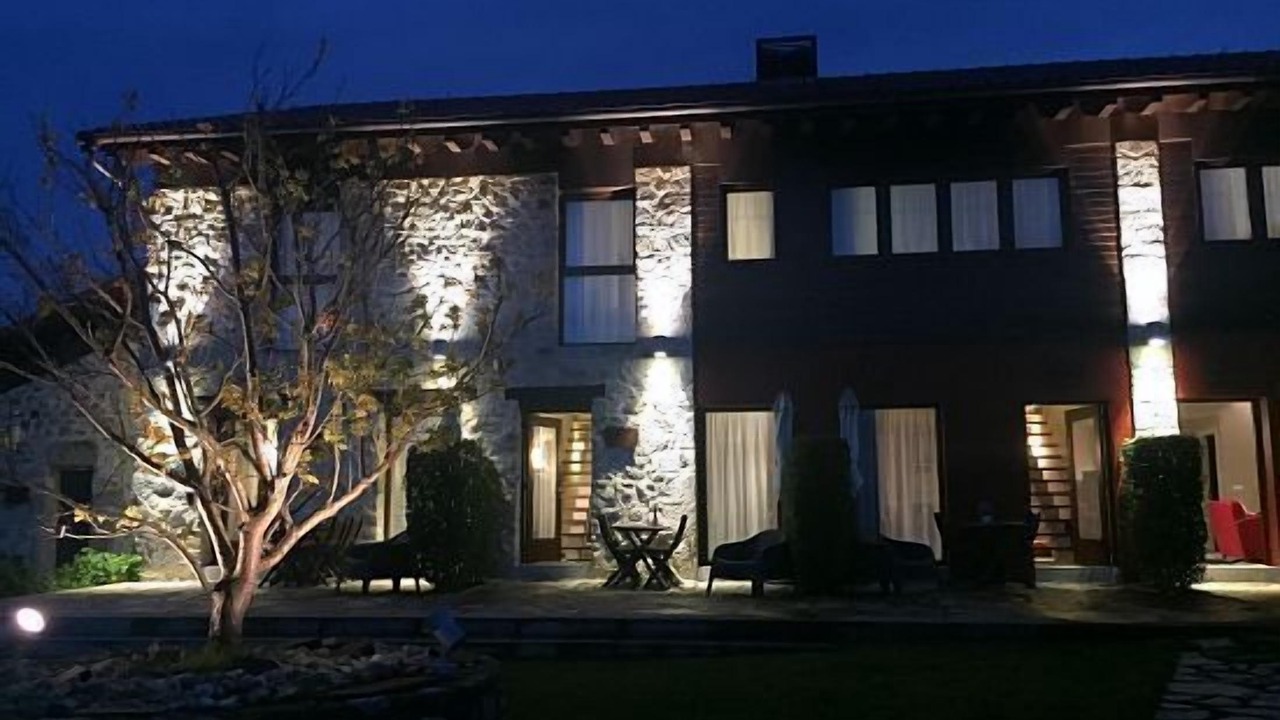 Photo of Outdoor in Naves