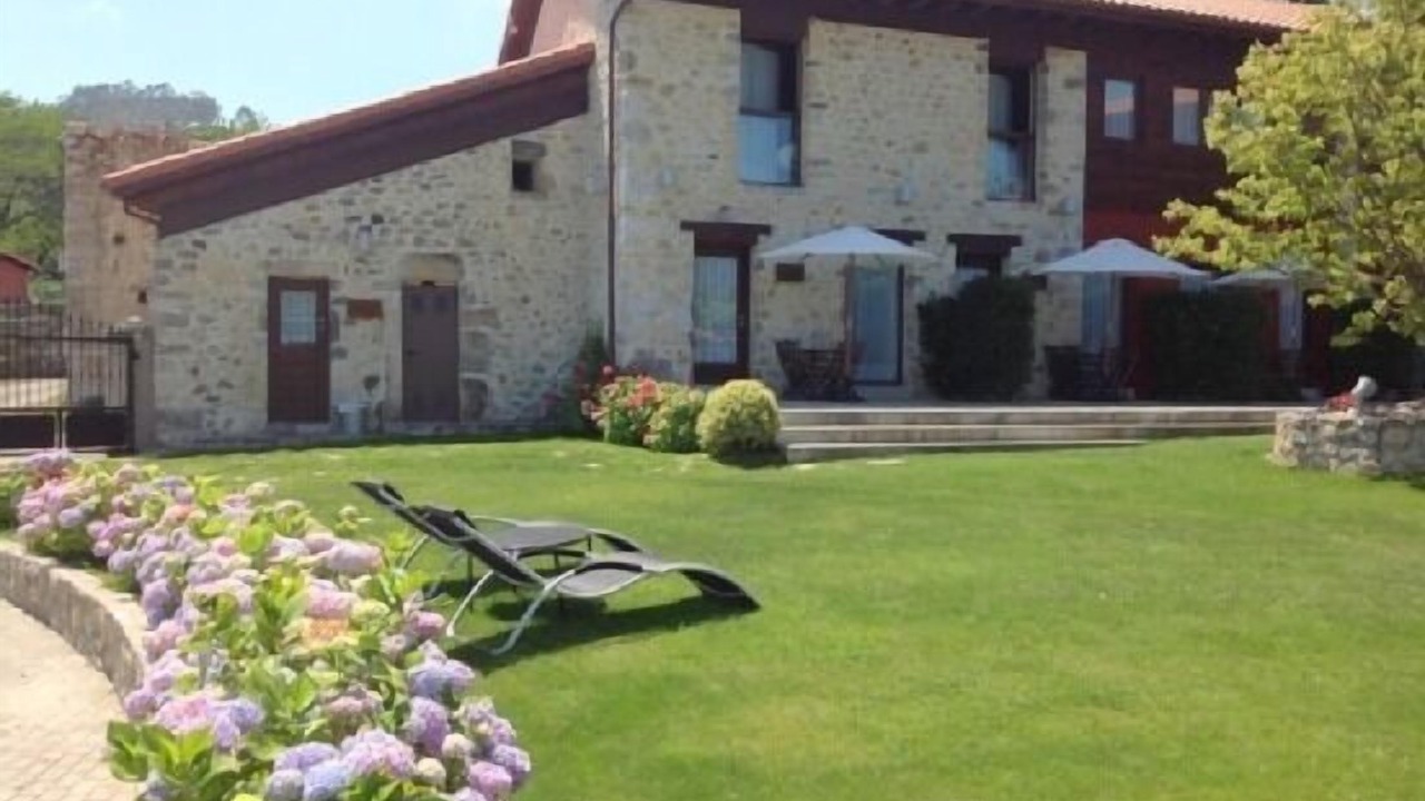 Photo of Outdoor in Naves