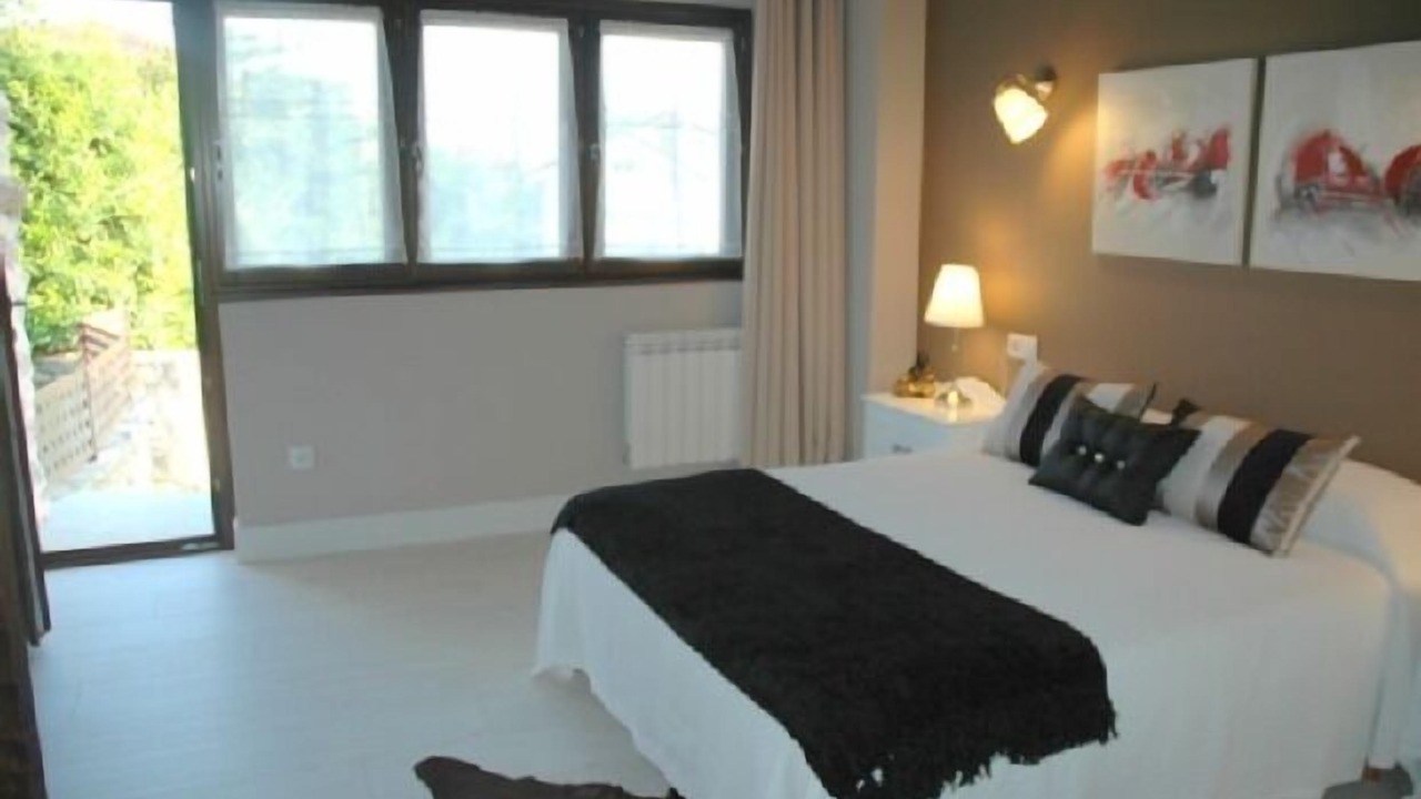 Photo of Bedroom in Naves