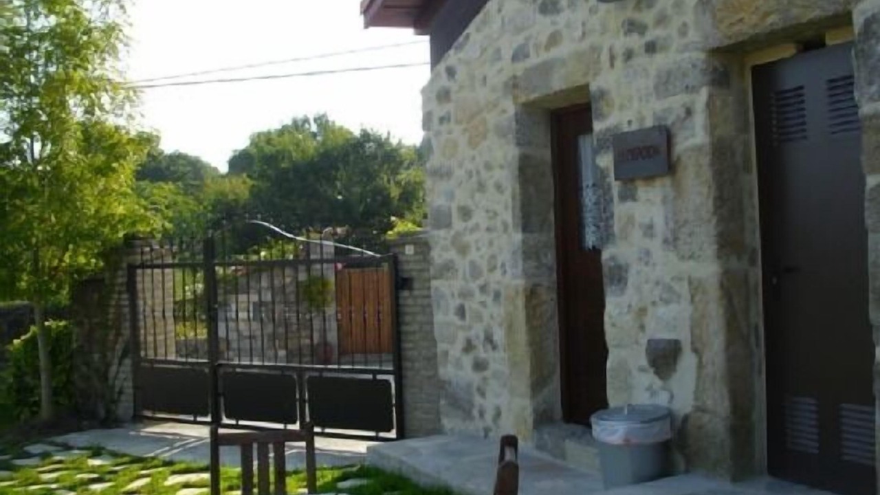 Photo of Outdoor in Naves