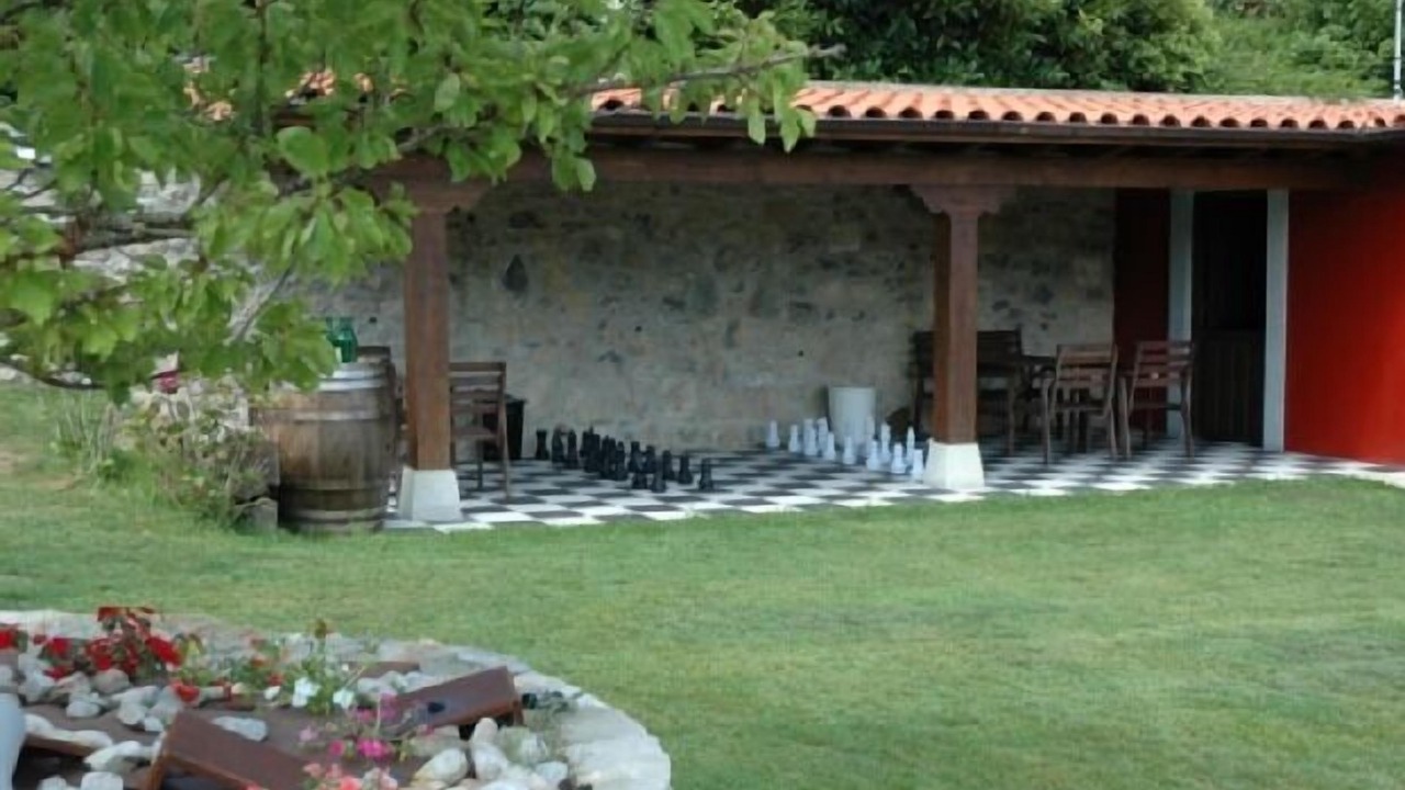Photo of Outdoor in Naves