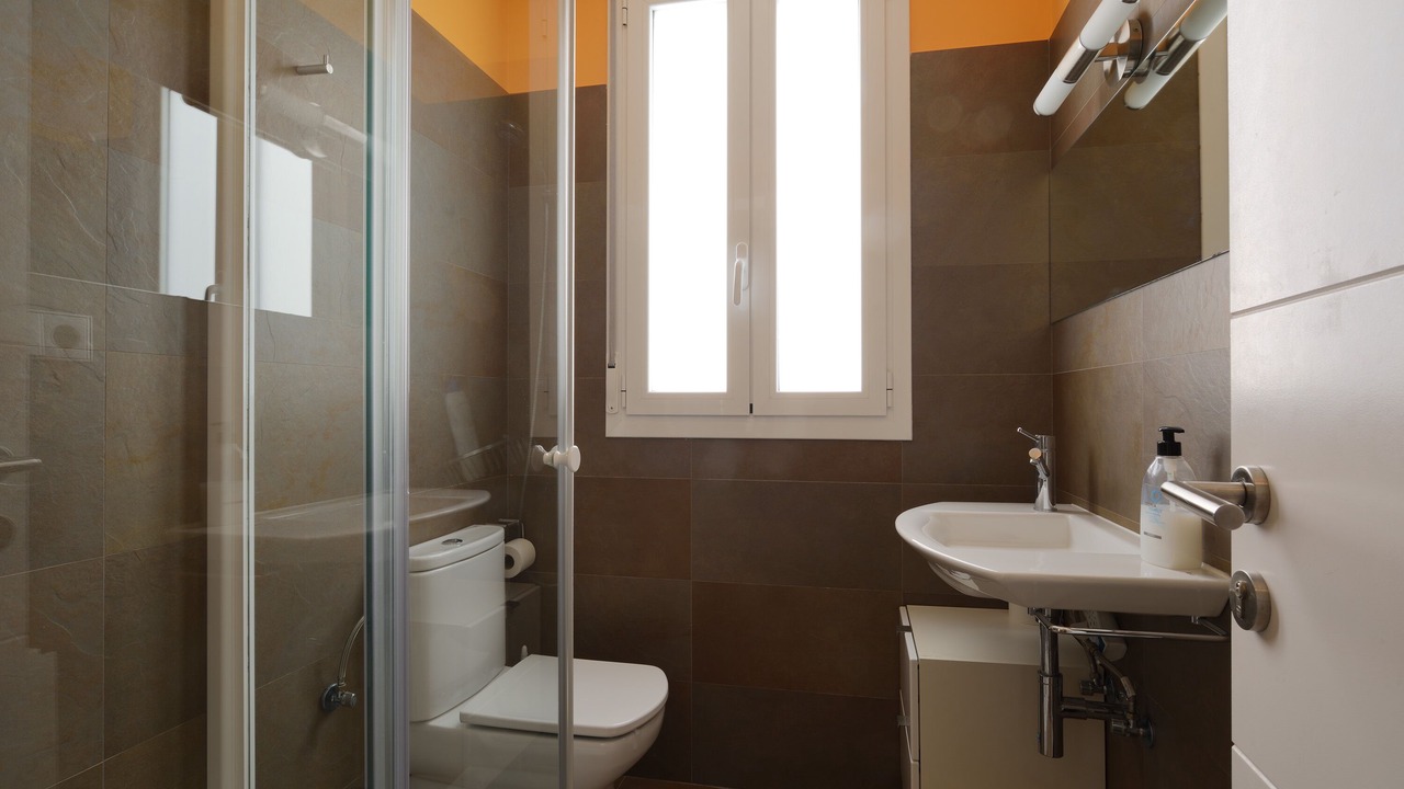 Photo of Bathroom in Logrono City Centre