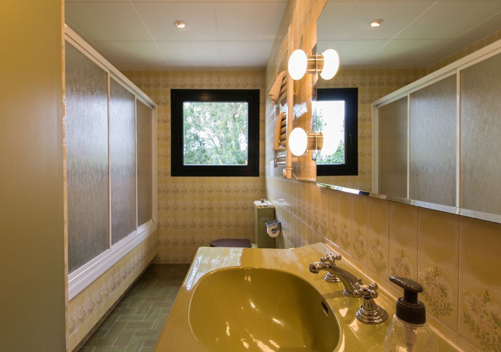 Photo of Bathroom in Quart