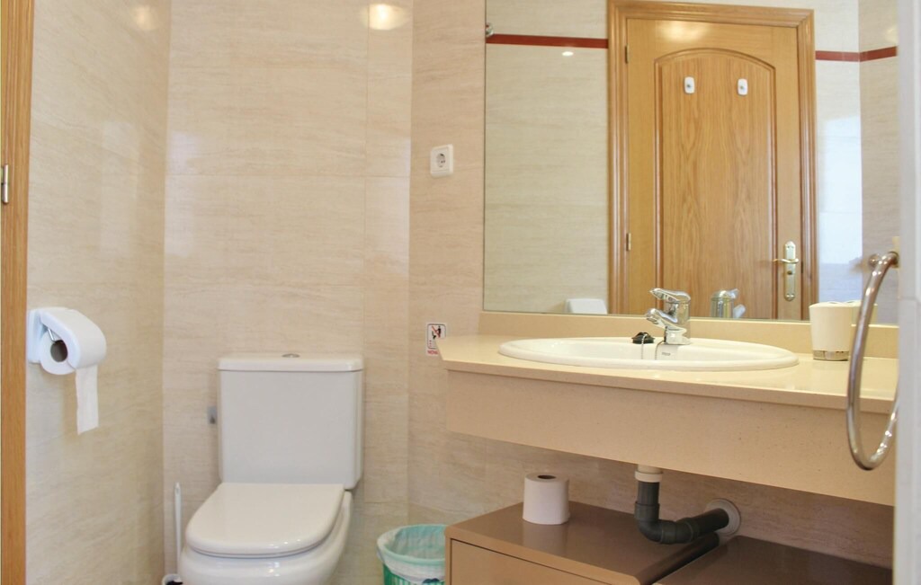 Photo of Bathroom in Portman