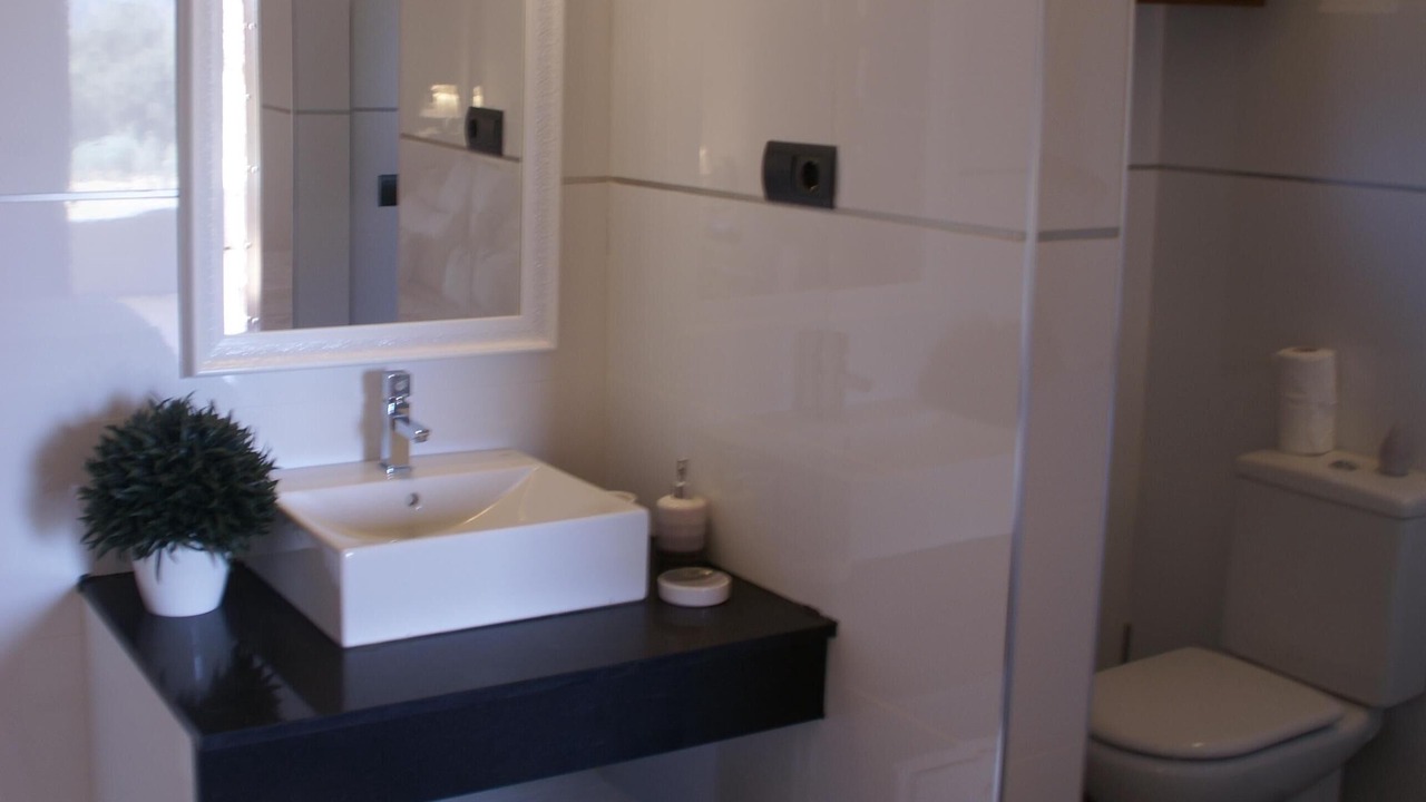 Photo of Bathroom in Chillon