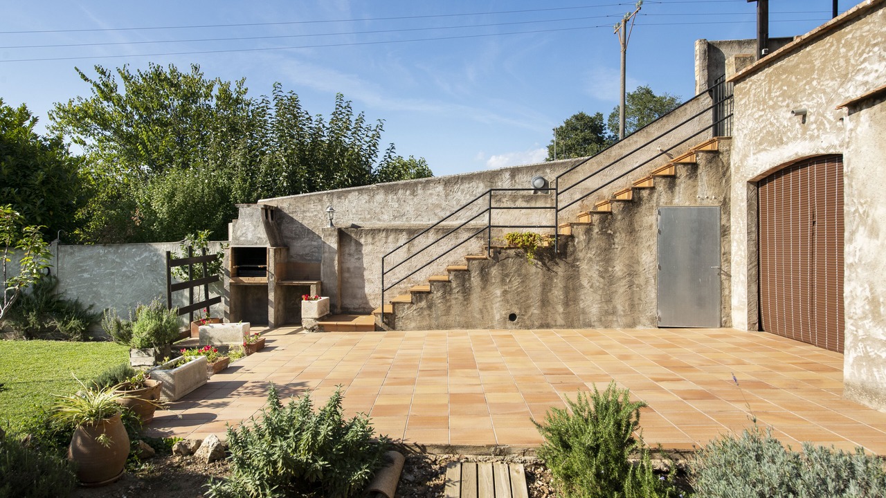 Photo of Outdoor in Serinya
