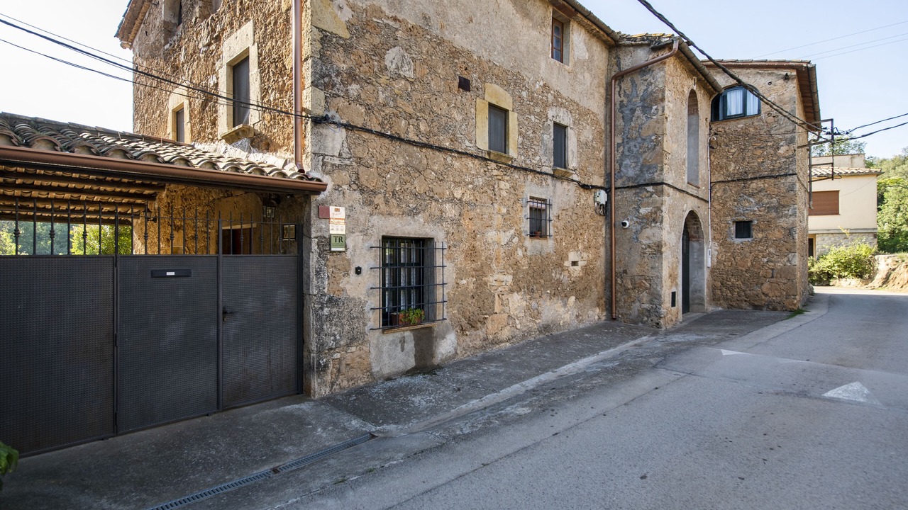 Photo of Outdoor in Serinya
