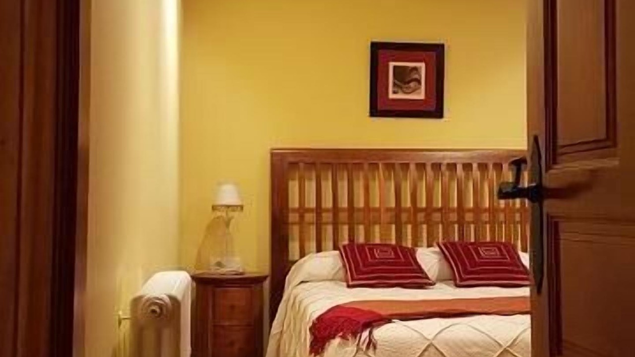 Photo of Bedroom in Caunedo