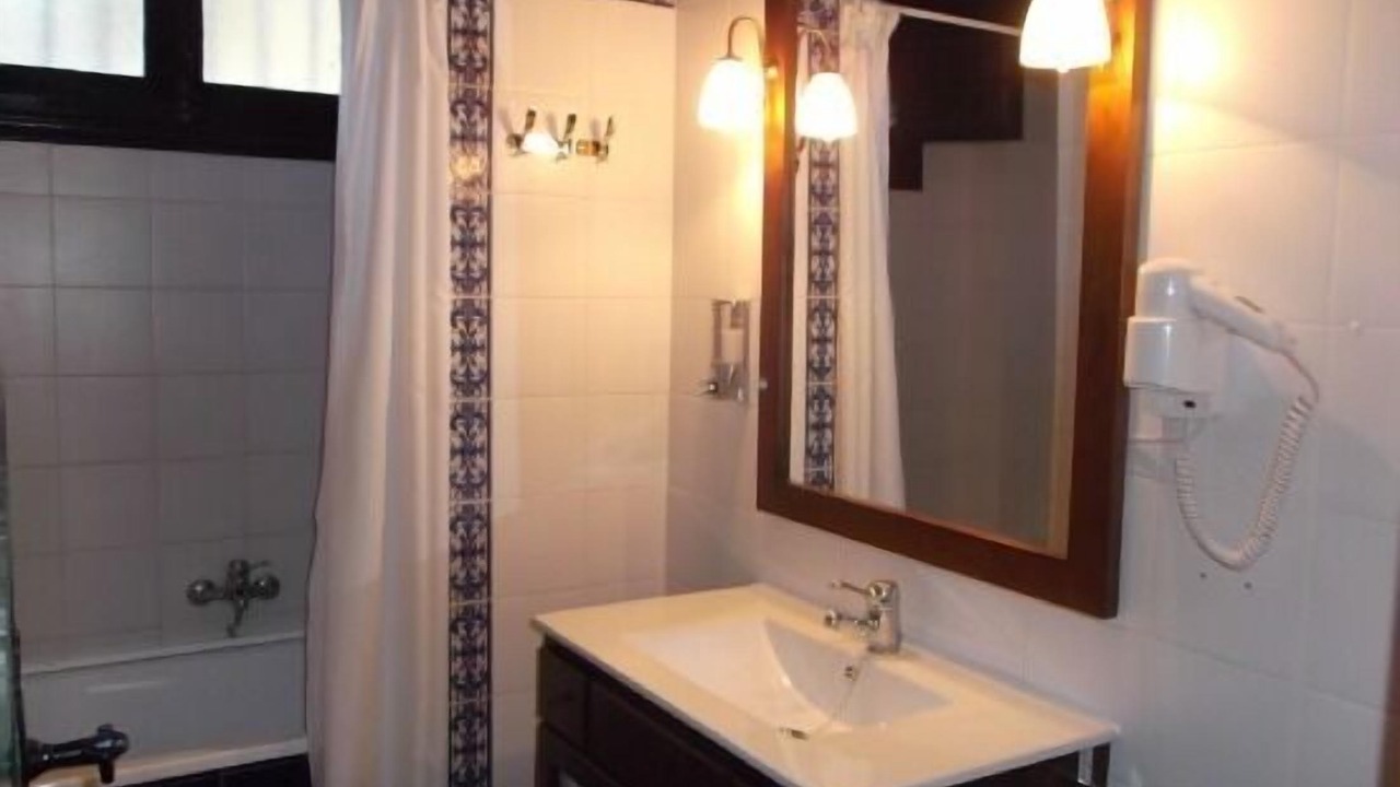 Photo of Bathroom in Canada Catena